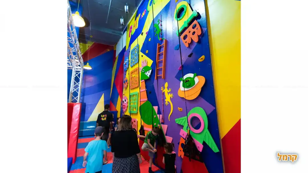 קירות טיפוס מגוונים