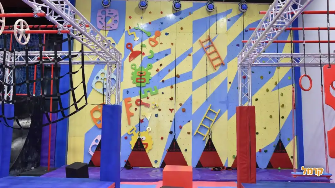 קירות טיפוס מגוונים