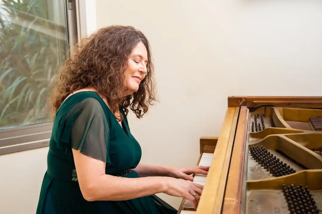 מוסיקה מחוץ לתיבה