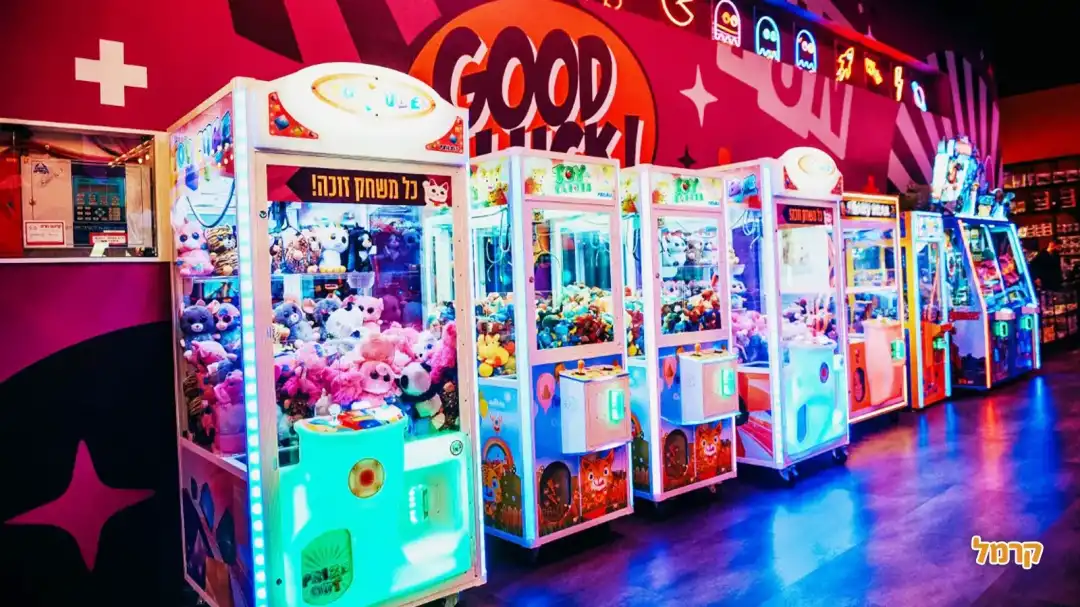 מגוון מכונות משחק עם מנוף