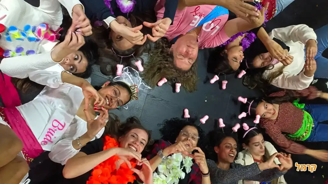 לחגוג רווקות עם שמחה בלב 