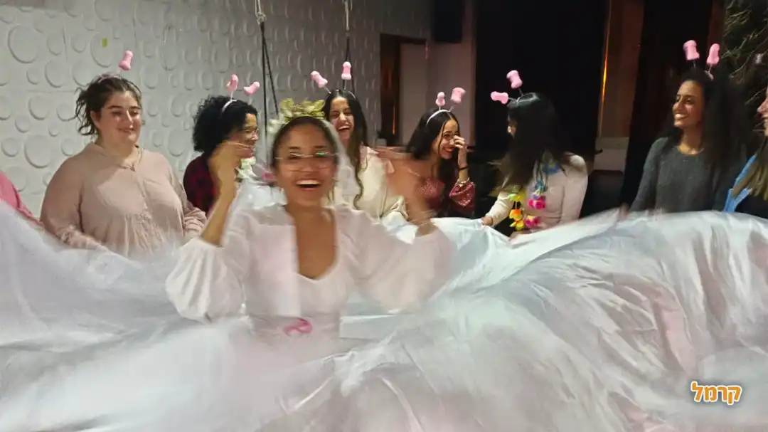 לחגוג רווקות עם שמחה בלב 