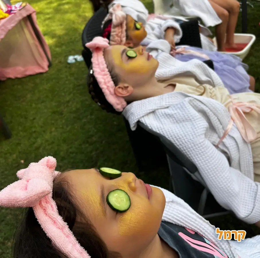 בנות חוגגות בסטייל אחר - 073-7581912