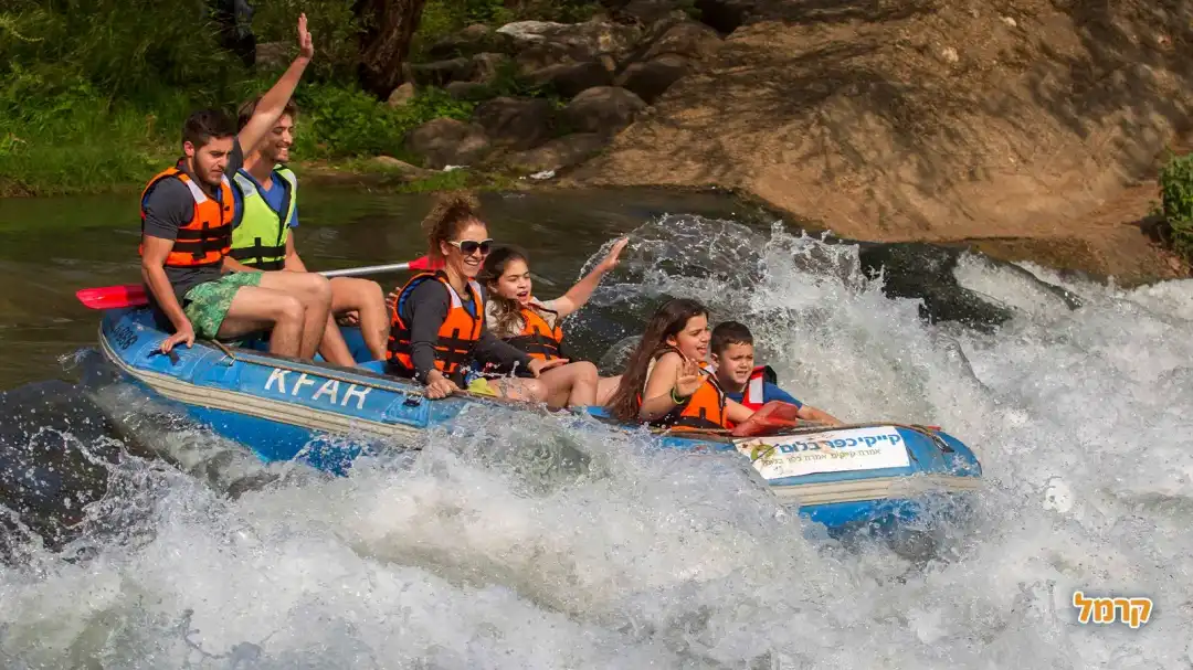 מומלץ להגיע עם בגדי ים