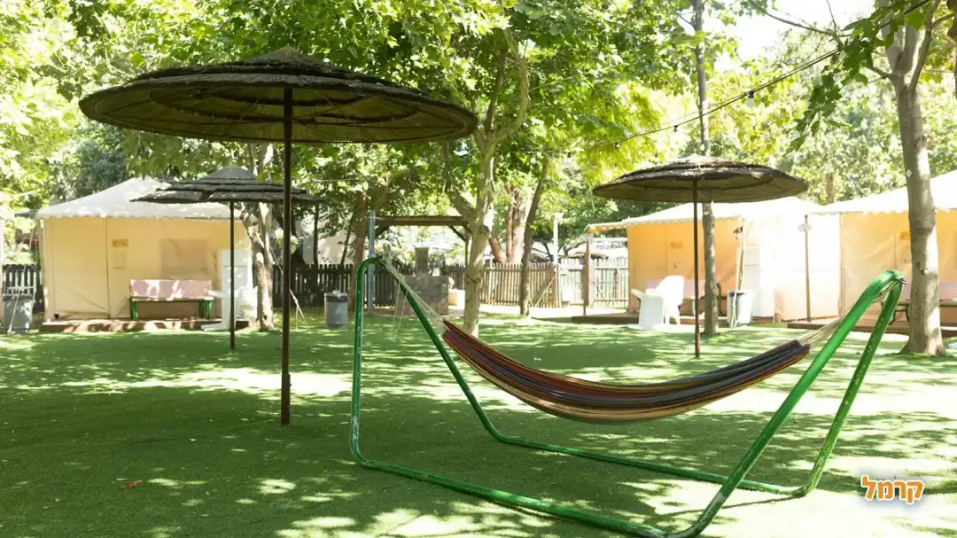 אירוח וקמפינג בקייקי כפר בלום