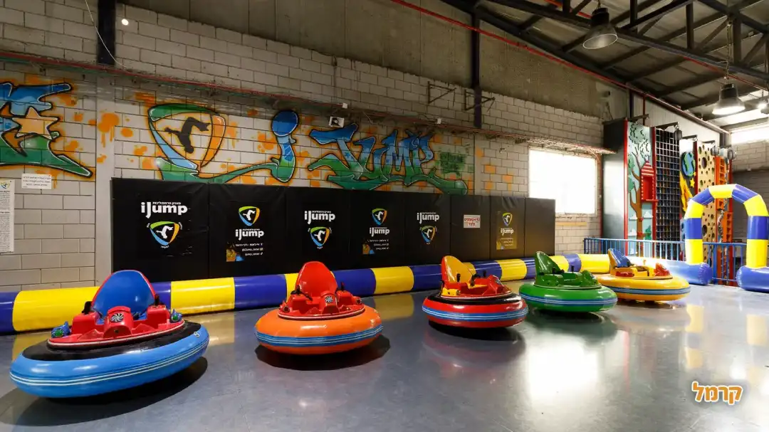 כסאות מתנגשות