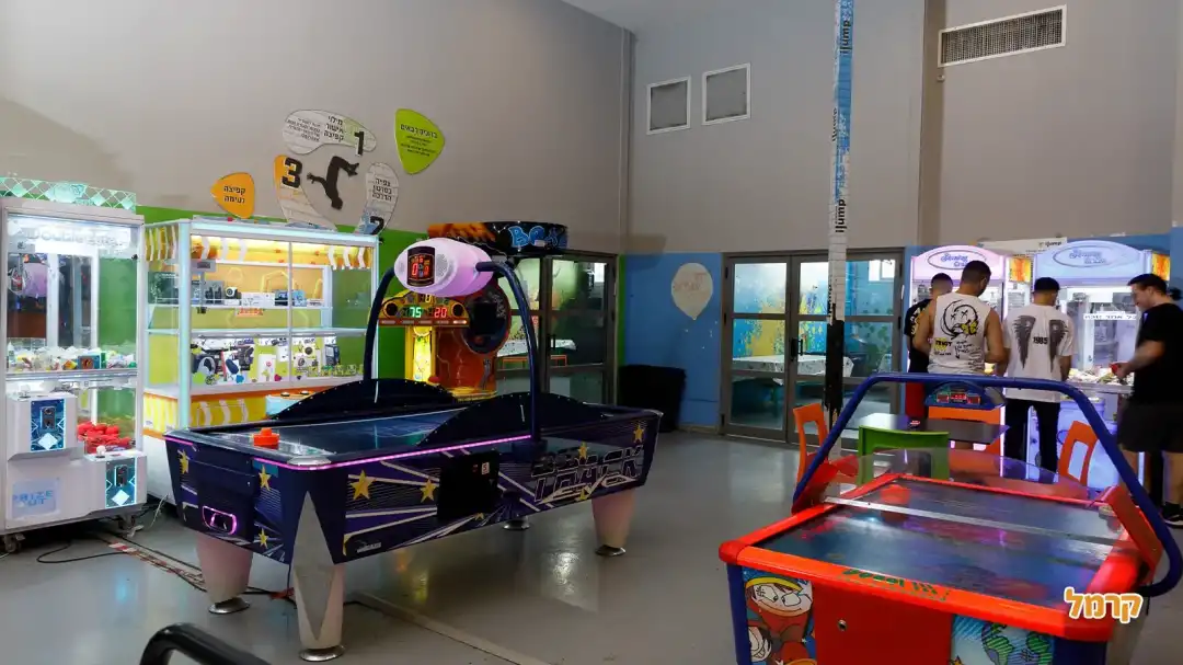 מגוון שולחנות משחק