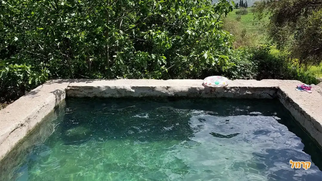 מקור מים בדרך