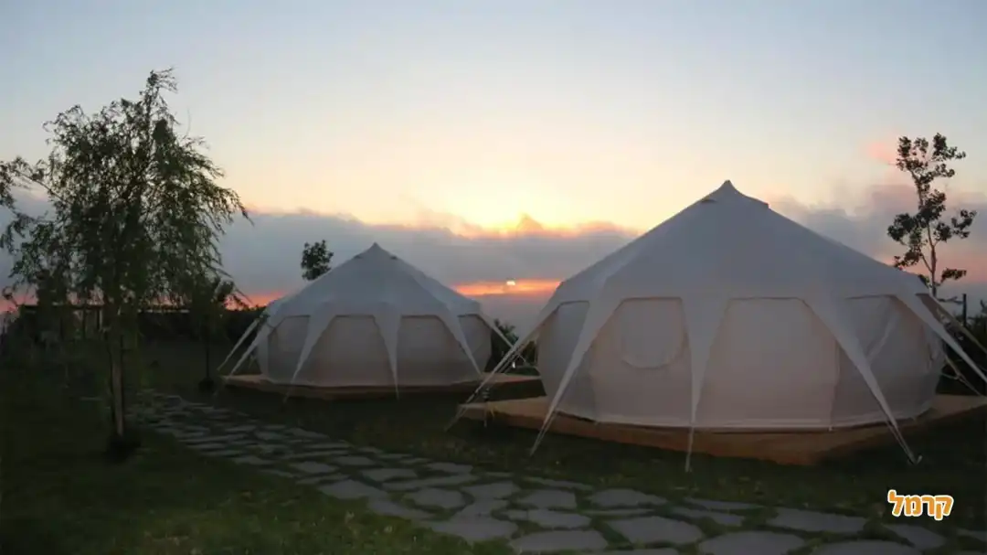 3 אוהלי אירוח