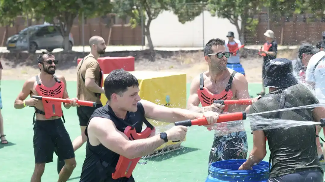 גיבוש עם וואטר טאג