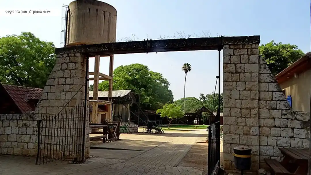 כניסה לקיבוץ עין שמר