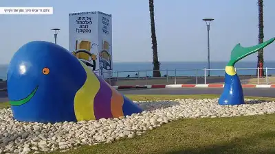 ליוויתן צבעוני בטיילת ליוויתן צבעוני בטיילת