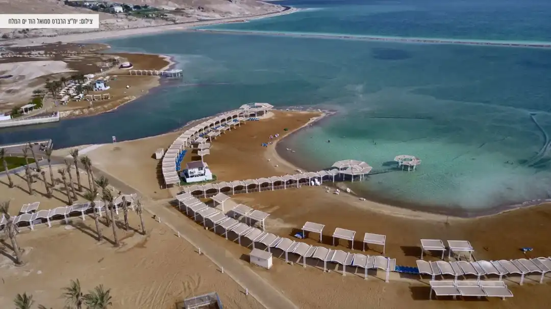 תצפית על החוף של המלון