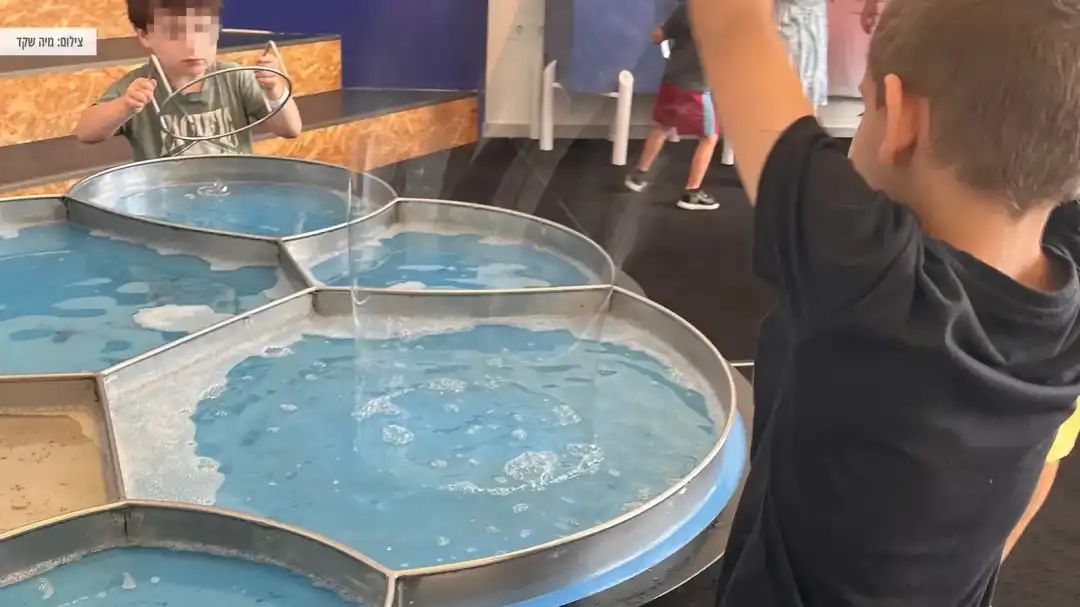 חוויית בועות סבון ענקיות