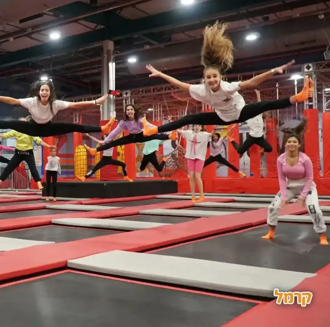 עושים תרגילי קפיצה