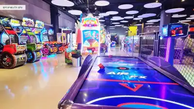 שולחנות משחק ומשחקי וידאו מהנים שולחנות משחק ומשחקי וידאו מהנים