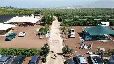 כניסה אל החווה כניסה אל החווה