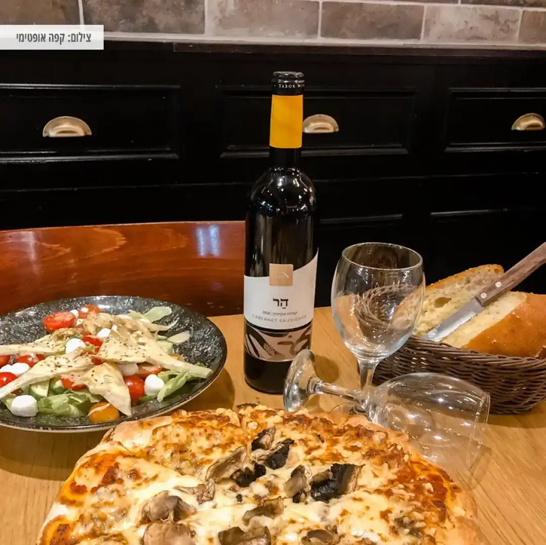 ארוחה איטלקית ויין