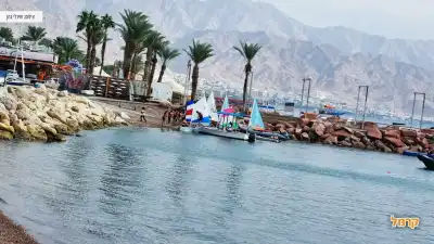 סירות מפרש מגיעות לחוף סירות מפרש מגיעות לחוף