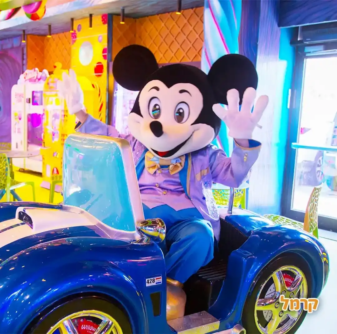 קרנבל בובות ענק מבית דפנילנד