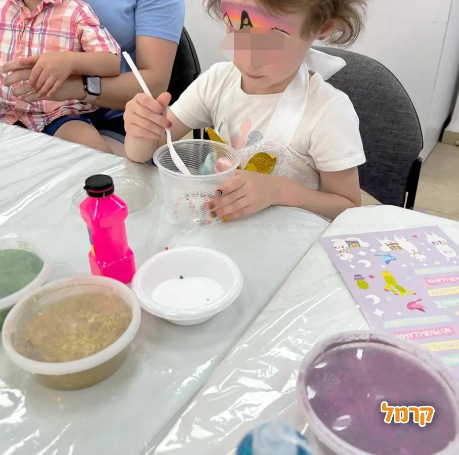 קורלי מסיבה לי 