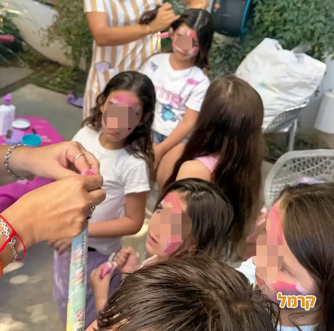 חגיגת צמות עם הילה