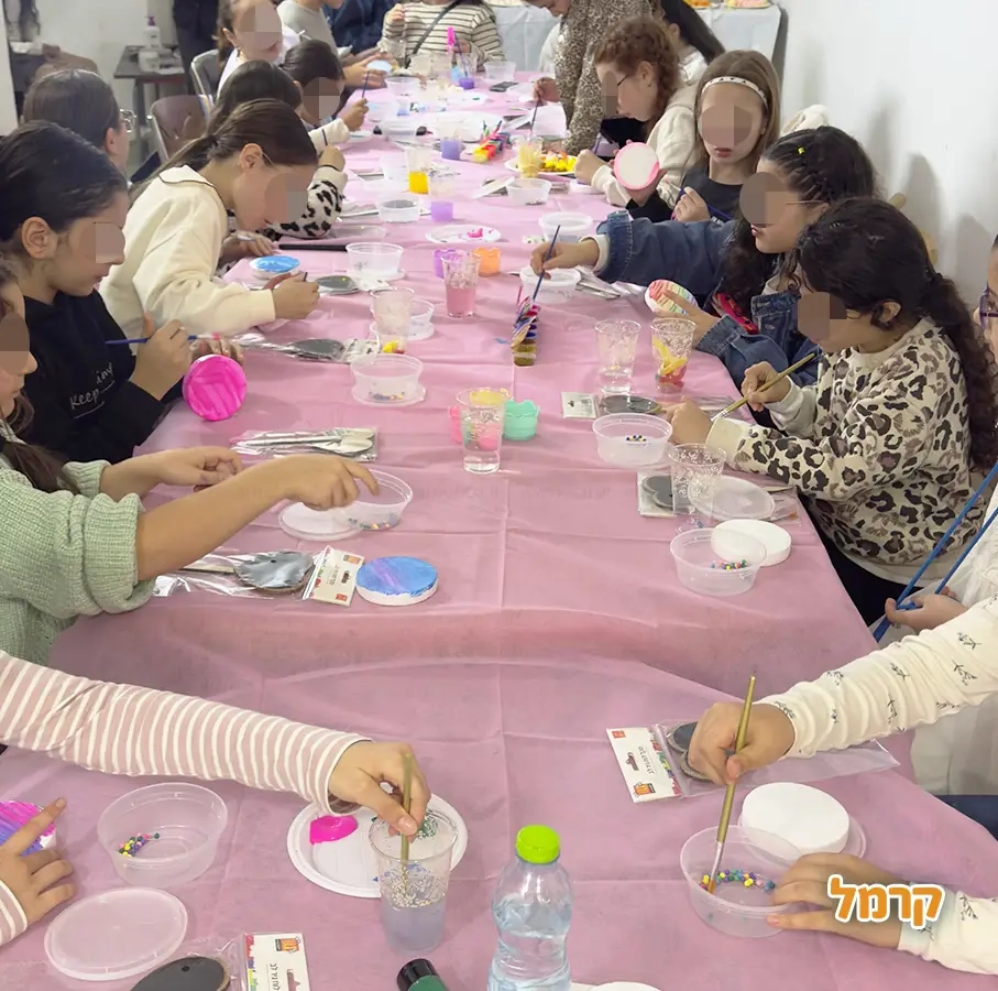 חגיגת צמות עם הילה