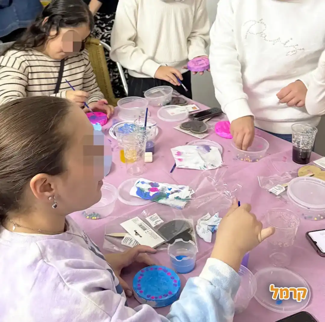 חגיגת צמות עם הילה