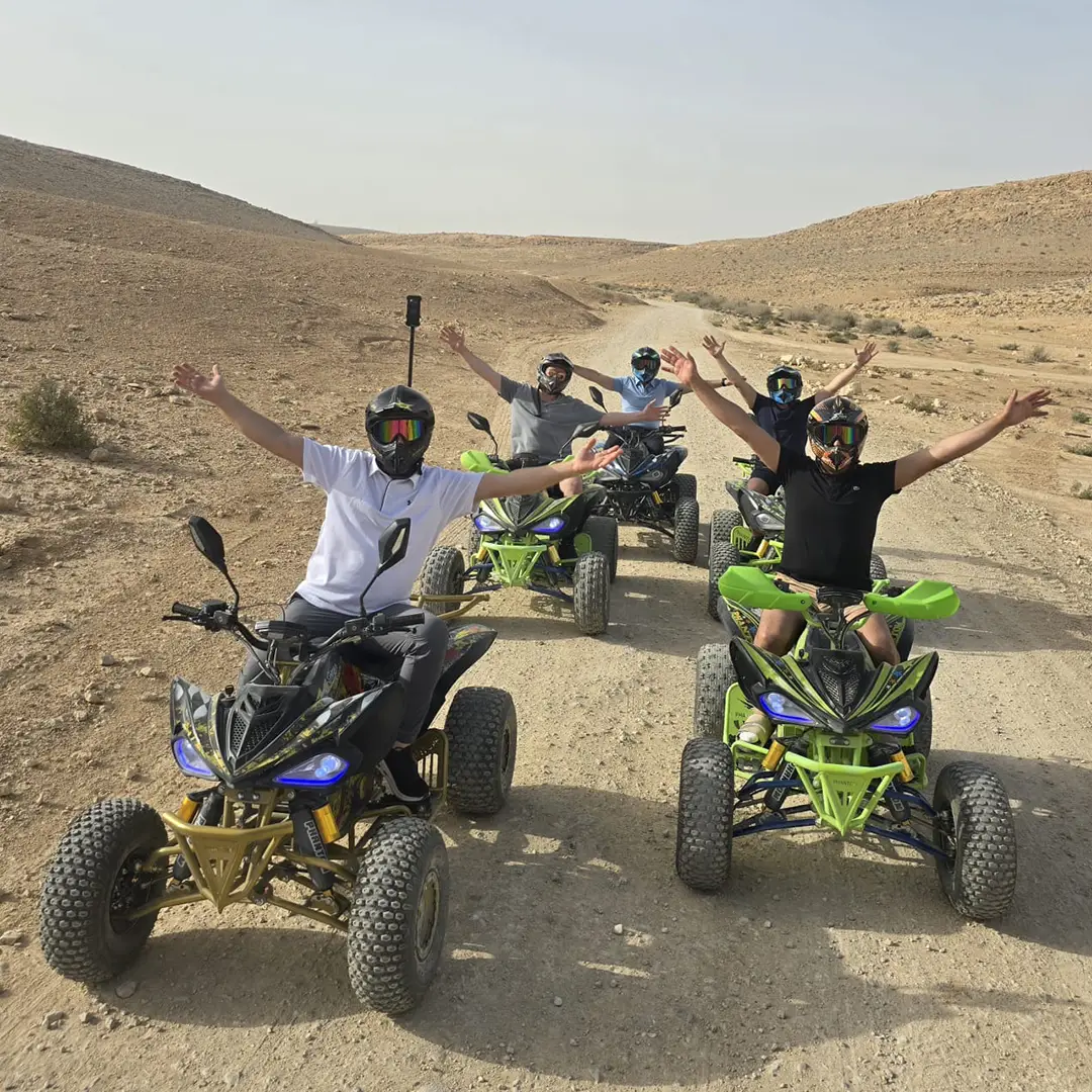 טרקטורוני גן עדן במדבר