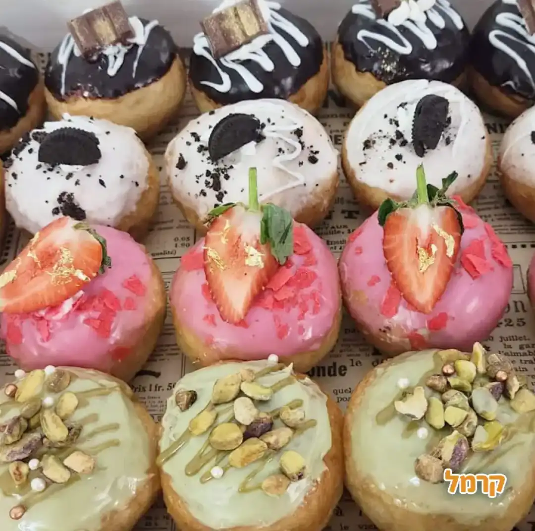 קישוטי סופגניות ודונאטס