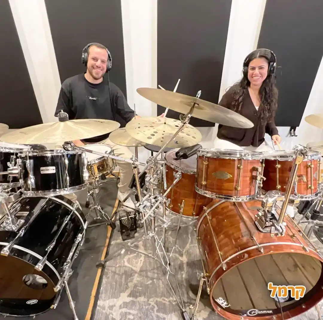 מתופפים ביחד