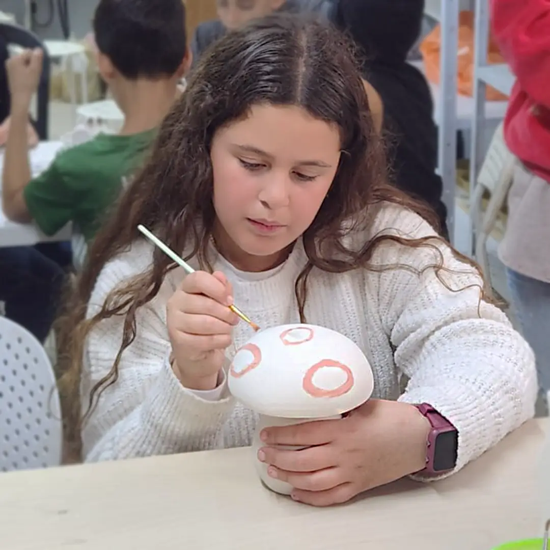 צביעת כלי קרמיקה - דימיון ויצירתיות נפגשים