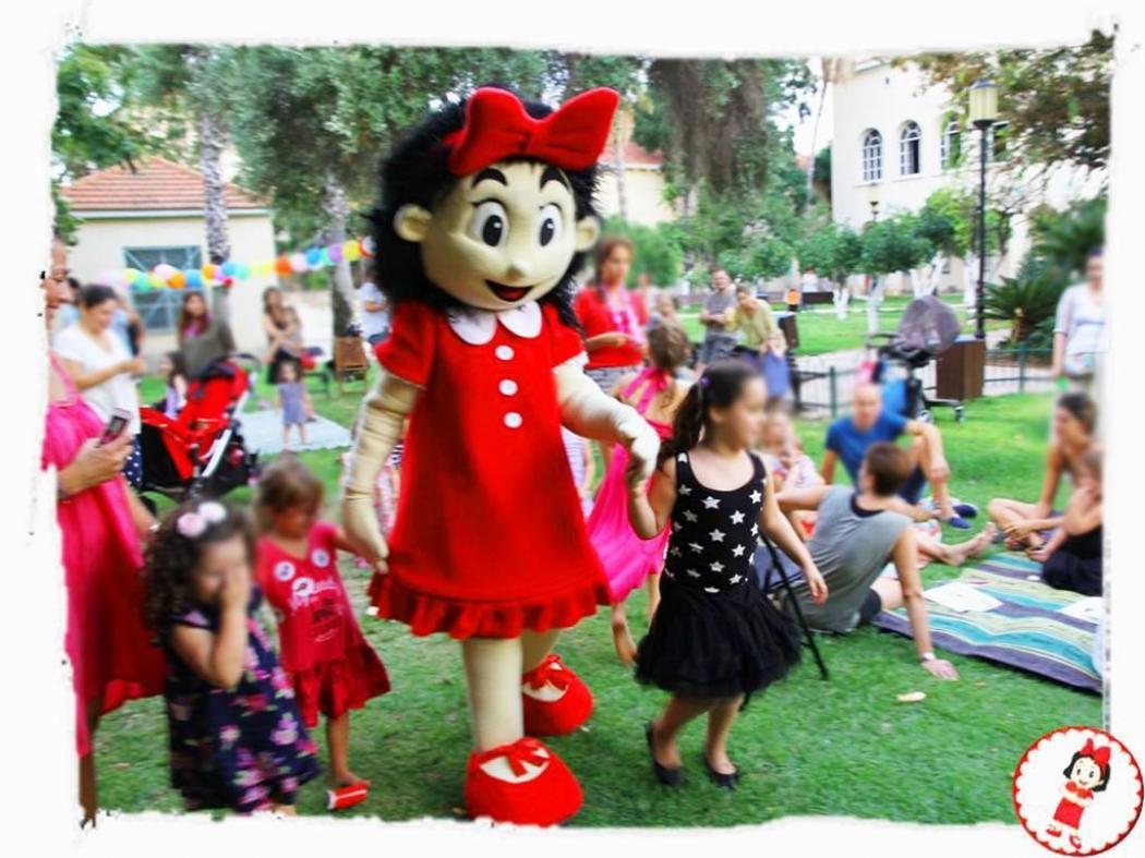 הילי וגילי חוגגות יומולדת - 1700-55-07-55