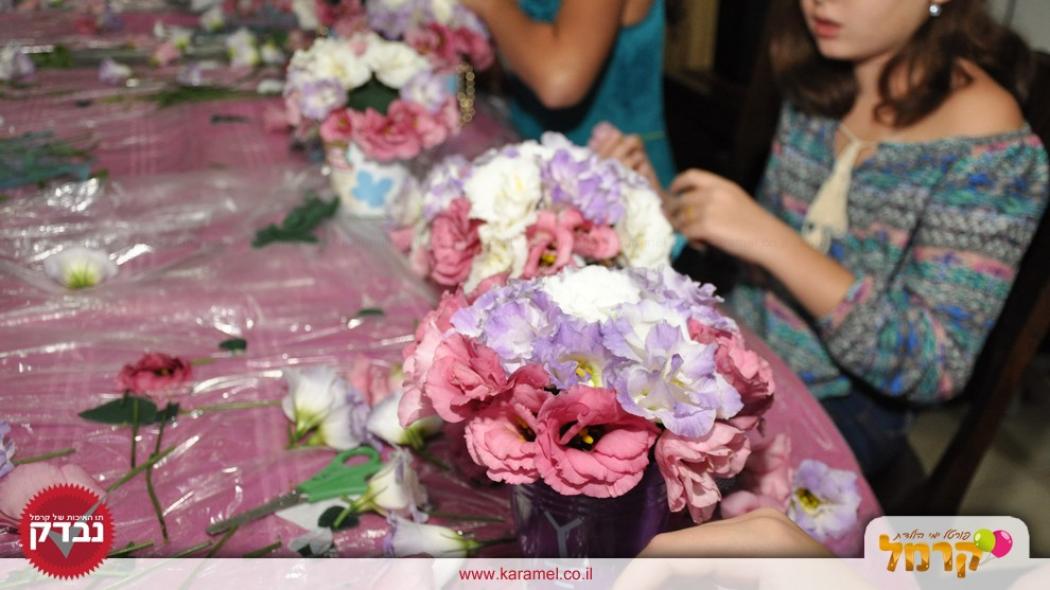 שמח בפרח - יום הולדת מלא פרחים - 073-7828088