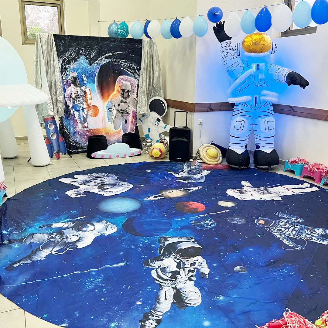 מסיבת יומולדת בחלל