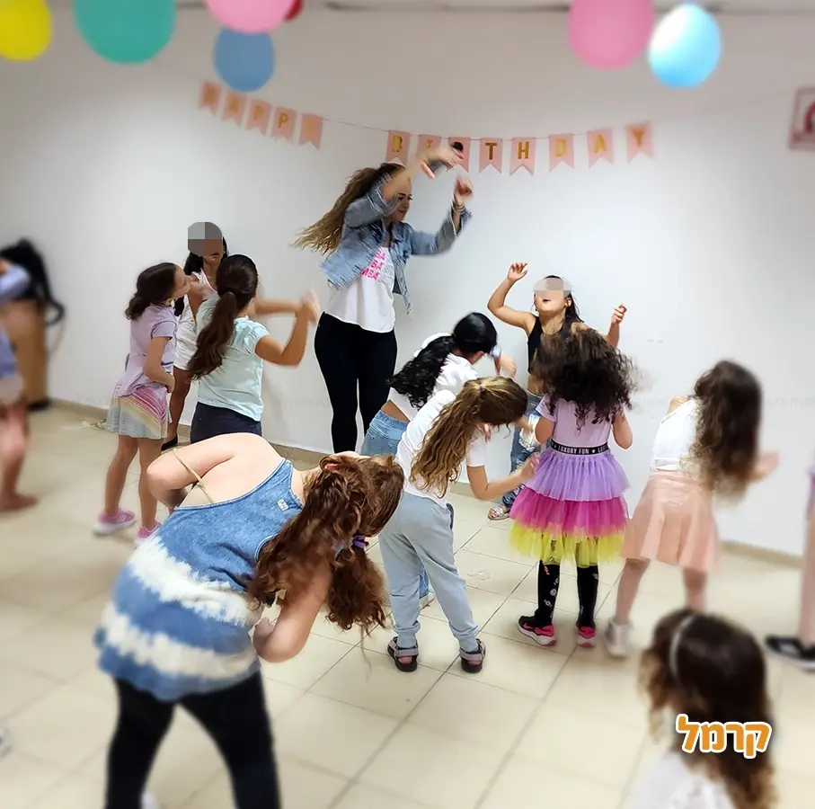 זומבה עם דניאלה - 073-7584894