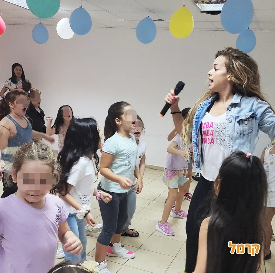 זומבה עם דניאלה - 073-7584894