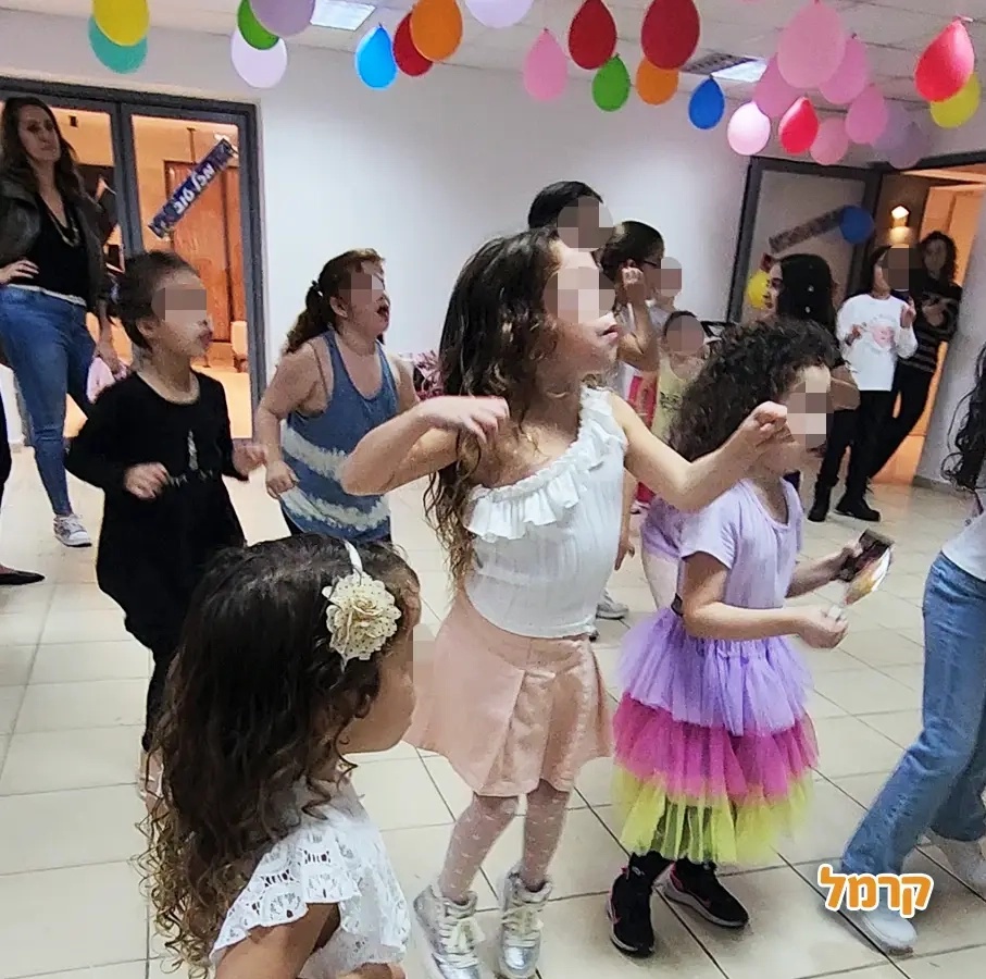 זומבה עם דניאלה - 073-7584894