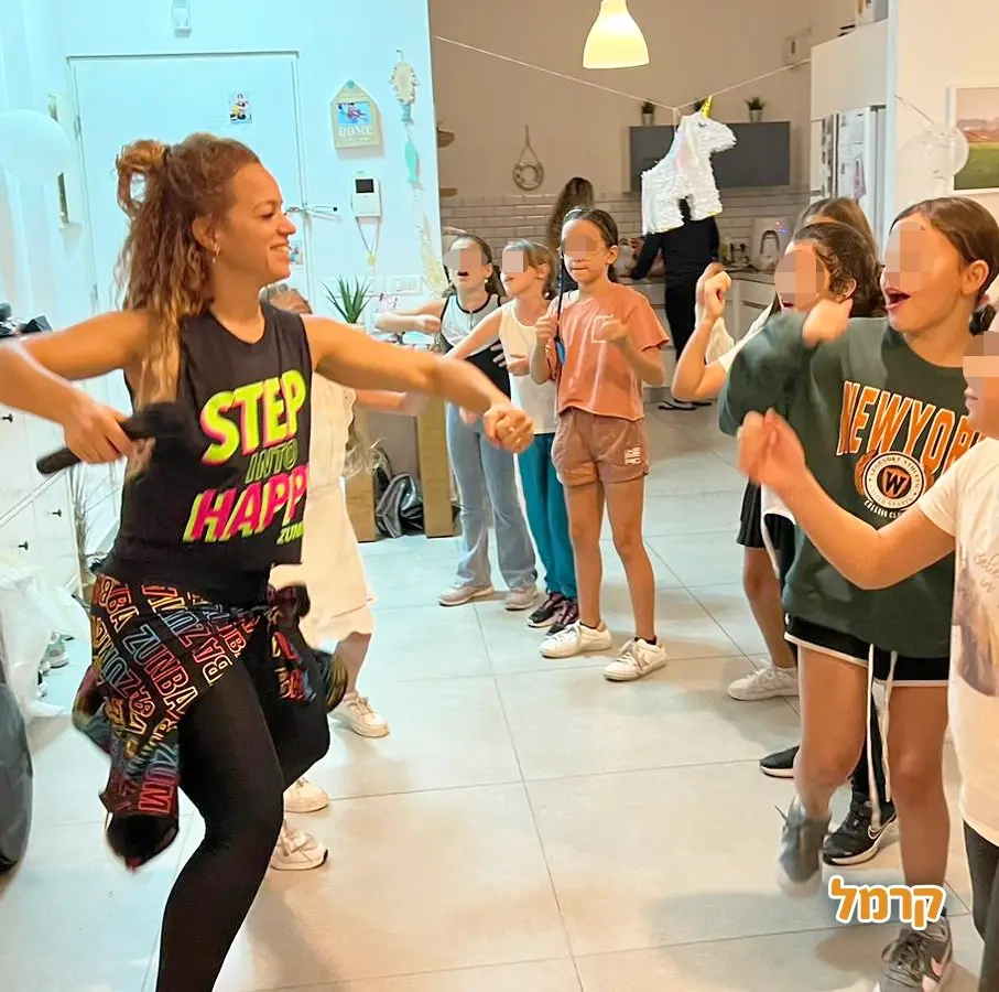 זומבה עם דניאלה - 073-7584894