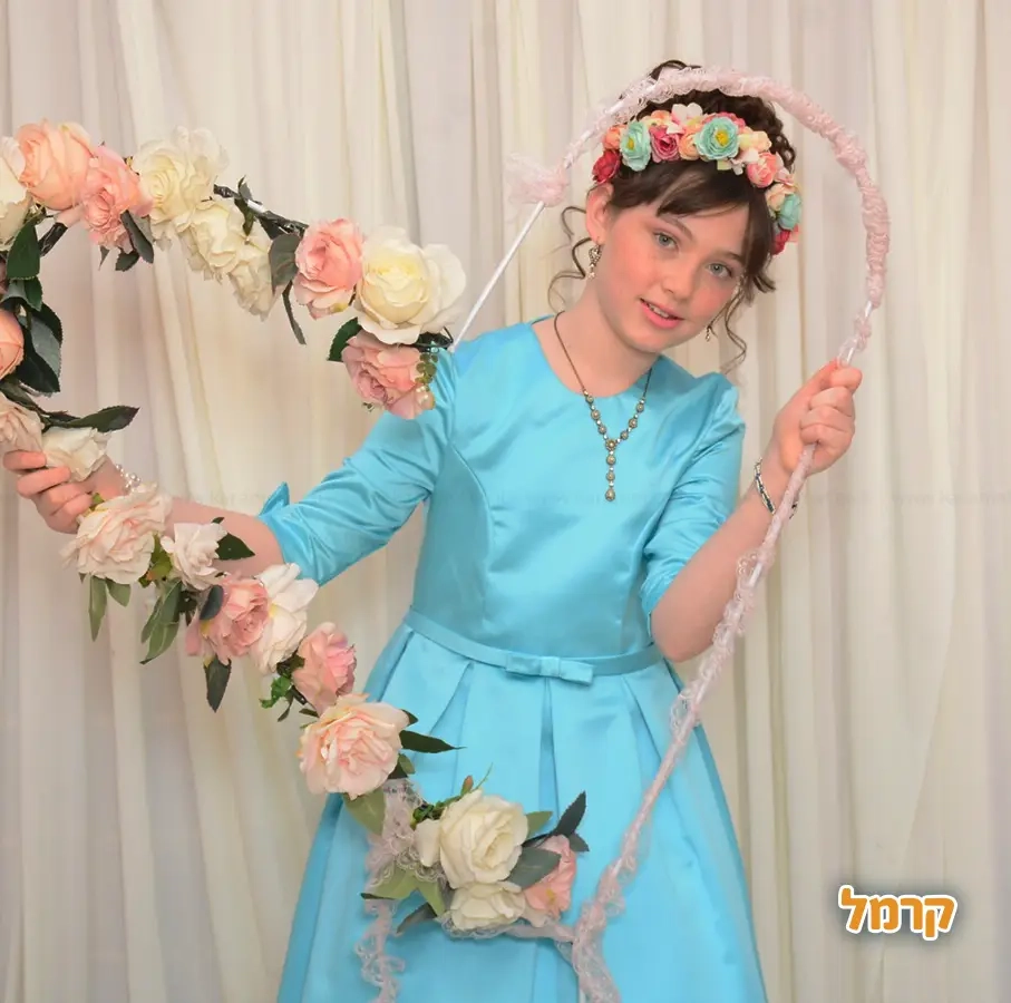 פשוט אוהבת - שזירת פרחים - 073-7585021