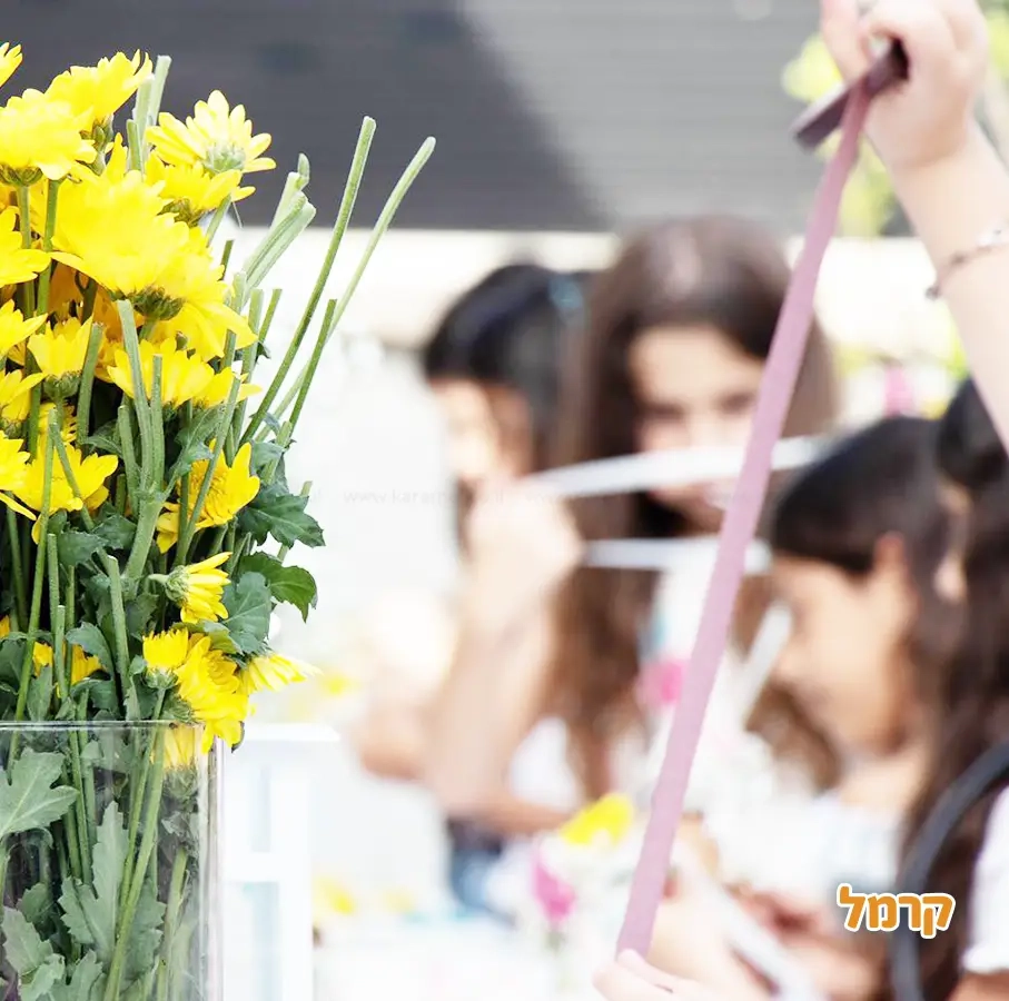 פשוט אוהבת - שזירת פרחים - 073-7585021