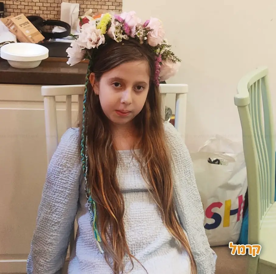 פשוט אוהבת - שזירת פרחים - 073-7585021